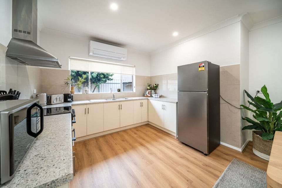 Cook with ease in the fully-equipped kitchen.