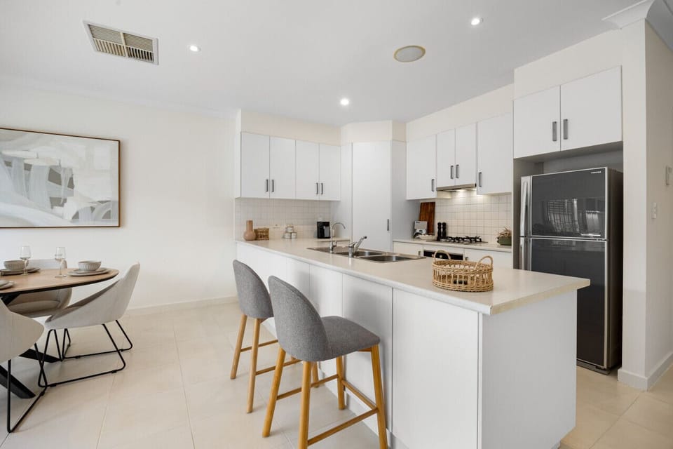 Bright and spacious kitchen with high-end appliances, ideal for whipping up your favourite dishes.