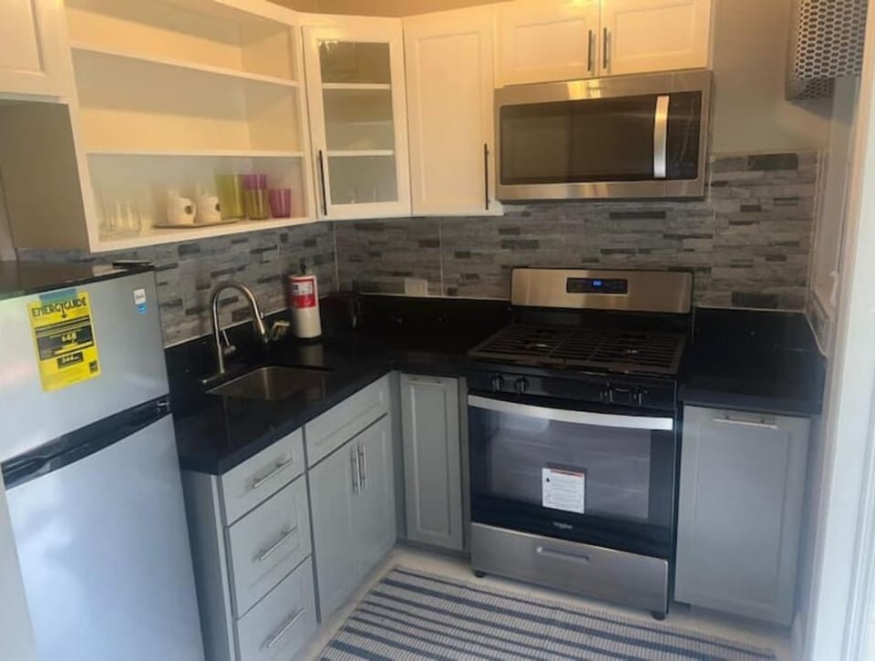 Full-kitchen