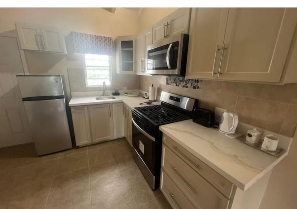 Apt Full kitchen