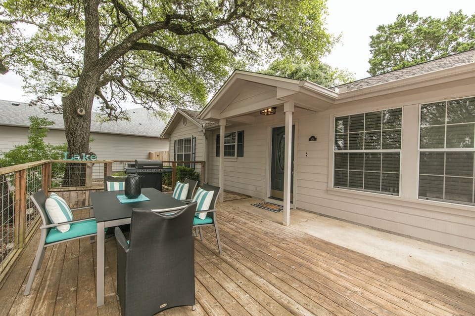 Enjoy a large Outdoor Seating area and Propane BBQ Grill (Propane provided)