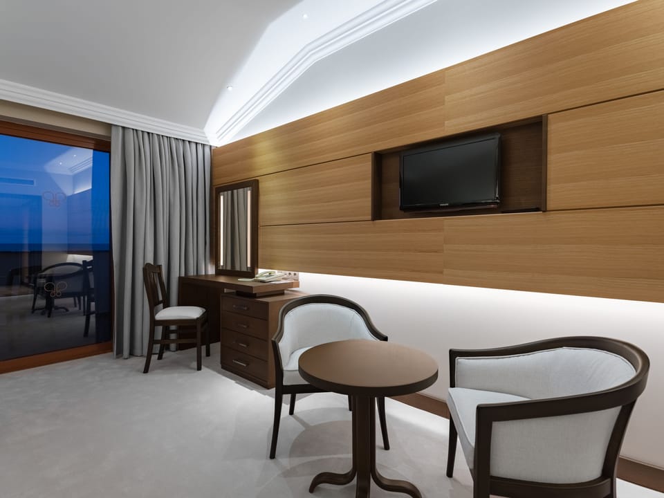 Premium bedding, minibar (free items), in-room safe, desk