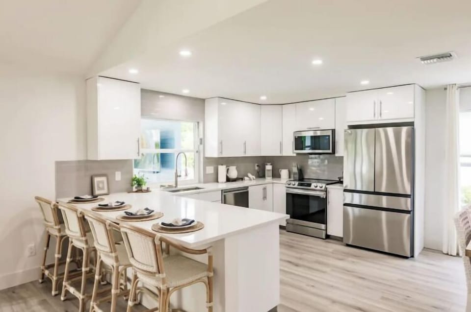 Island seating for effortless vacation meals