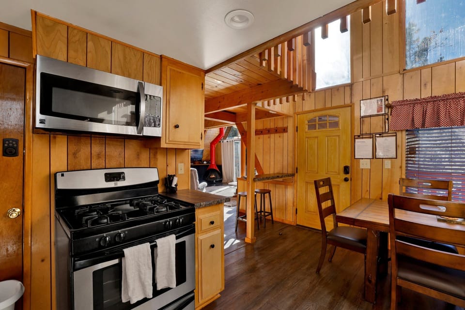 Enjoy a full kitchen with all the essentials for cooking and entertaining perfect for family meals and relaxed evenings in.