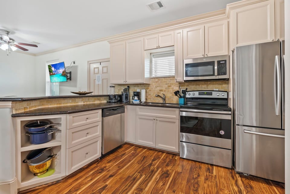 Fully equipped for all your needs while all on vacation.