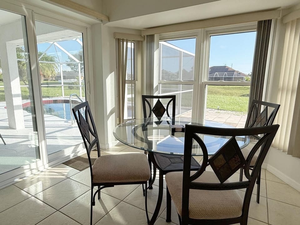 Sunny Pool Villa – Bikes, Beaches & Golf (3604)
