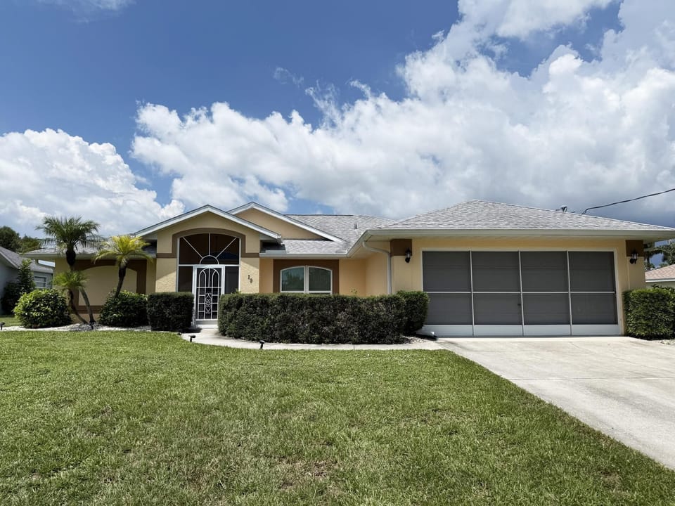 Sunny Pool Villa – Bikes, Beaches & Golf (3725)