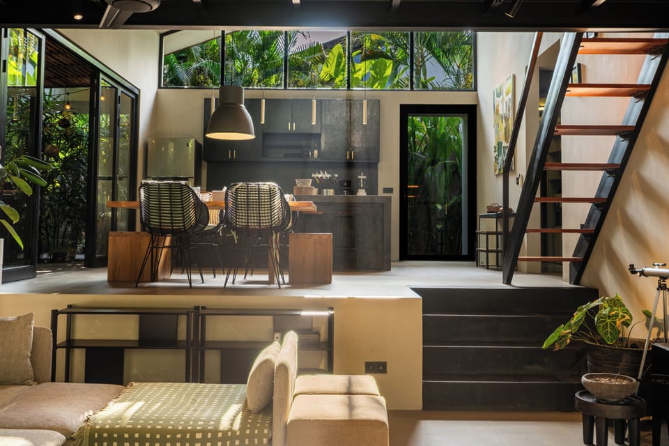 Deluxe Villa | Living room | Flat-screen TV