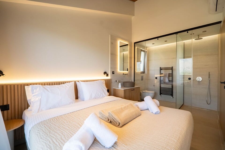 Bathroom, Bedroom