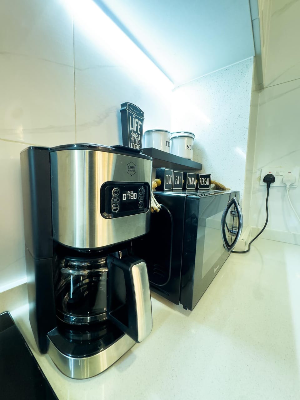 Family Apartment, Pool View | Private kitchen
