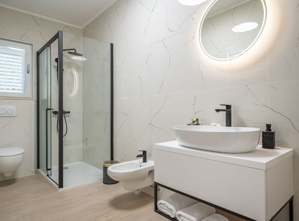 Villa (Four Bedroom Villa) | Bathroom | Shower, towels
