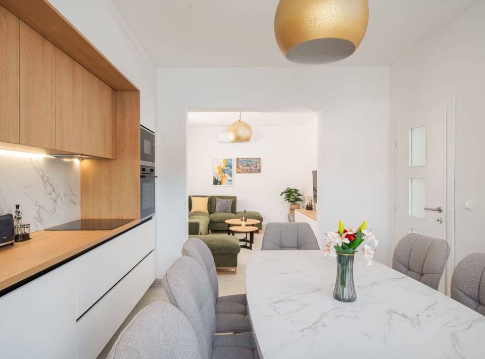 Villa (Four Bedroom Villa) | Dining room