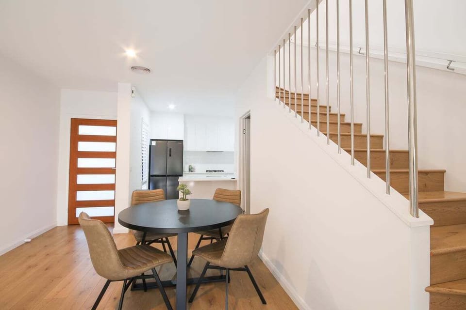 Dining area seats 4.