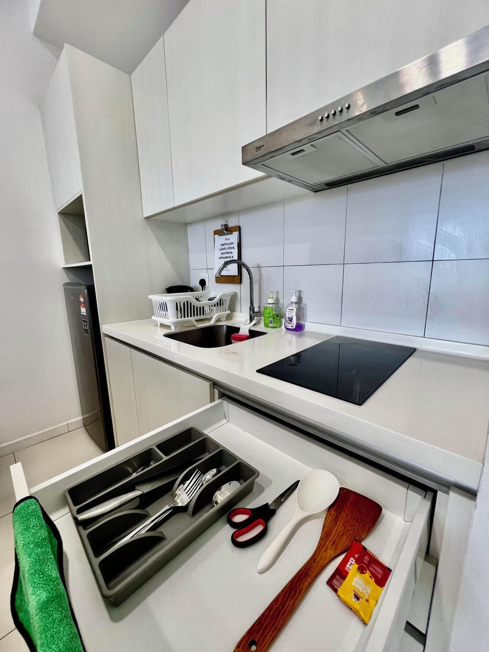 Deluxe Studio Suite | Private kitchen