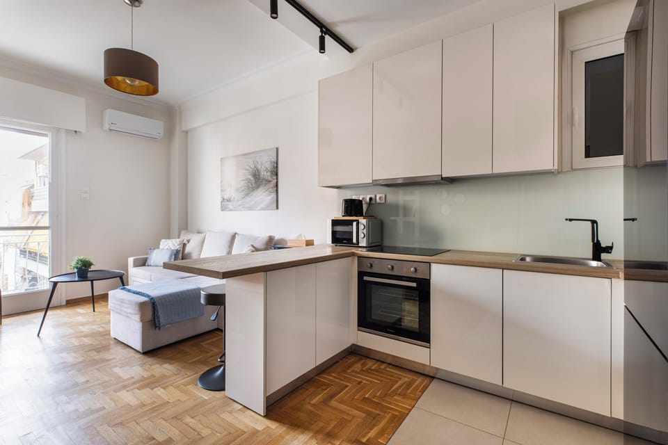Apartment, 2 Bedrooms, Kitchen, City View | Living room | 43-inch Smart TV with digital channels, streaming services