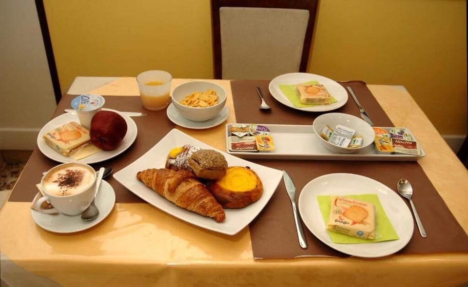 Daily local cuisine breakfast for a fee