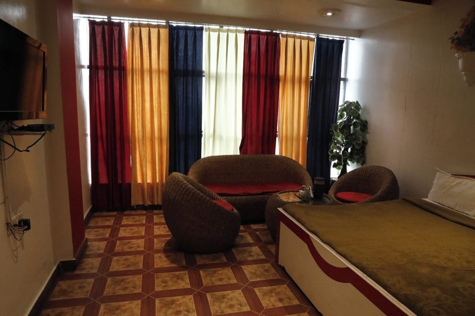 Royal Room | Free WiFi, bed sheets