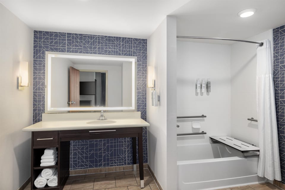 Homewood Suites by Hilton West Des Moines/SW Mall Area Hotel in West Des Moines