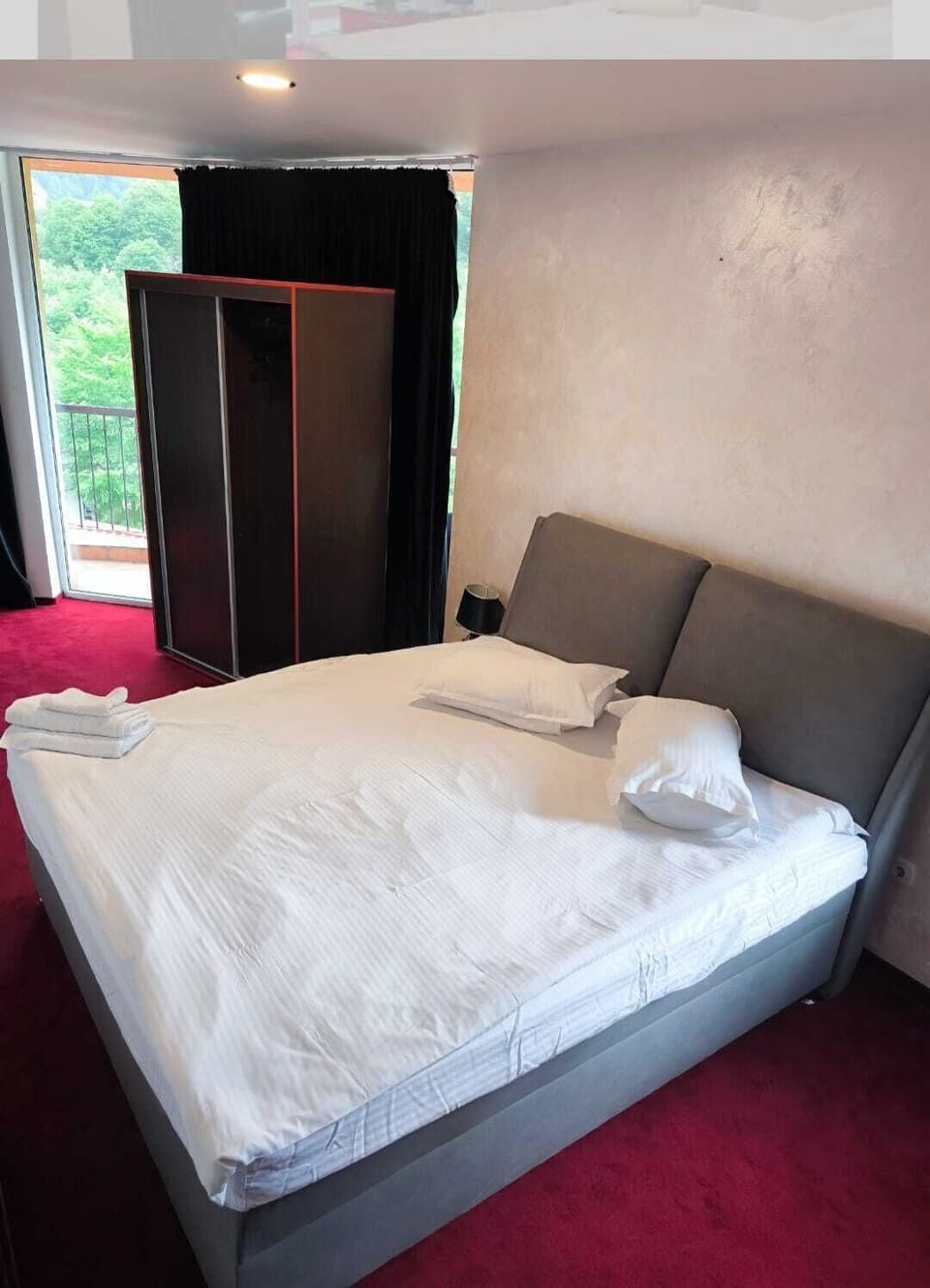 In-room safe, iron/ironing board (on request)
