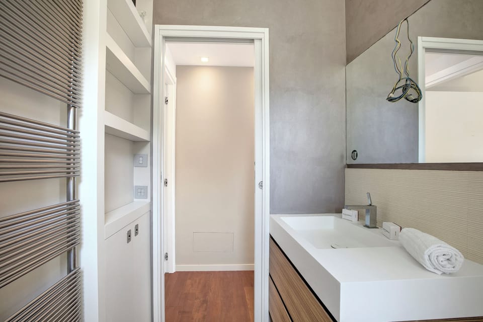 Standard Apartment, 1 Bedroom, 2 Bathrooms, Sea Facing (Il Faro Sul Mare - Total Sea View) | Interior