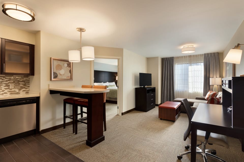 Pillowtop beds, desk, iron/ironing board, free WiFi