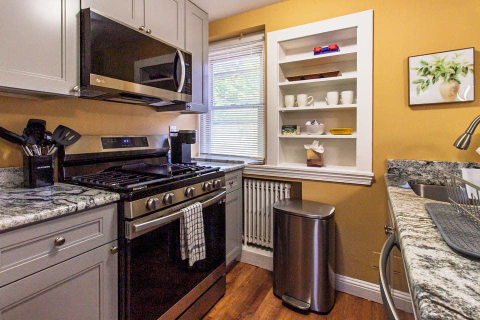 Oven and microwave