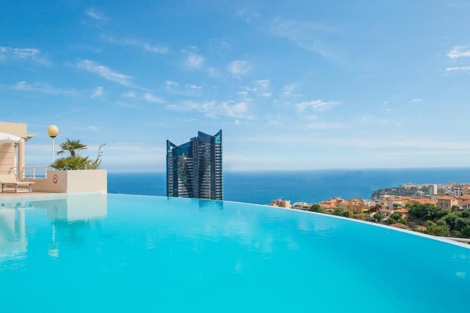 Piscine de la résidence vue mer 