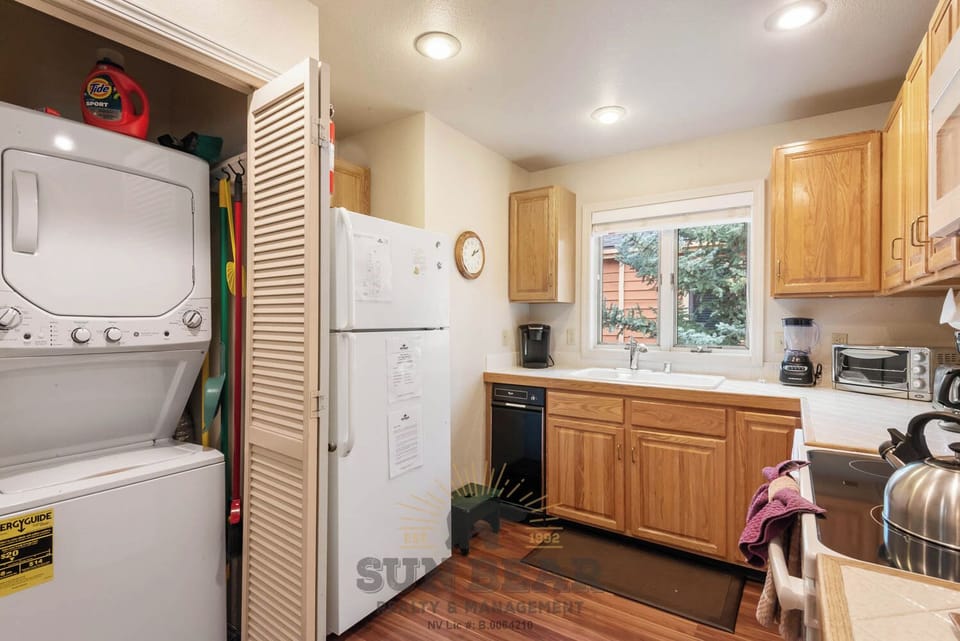 Kitchen/Laundry