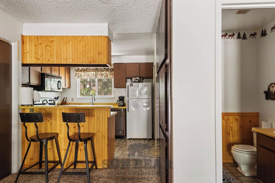 Kitchen/Bar
