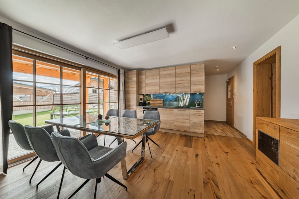 Comfort Apartment, 1 Bedroom, Pets Allowed, Mountain View | Living area | 50-inch flat-screen TV with cable channels
