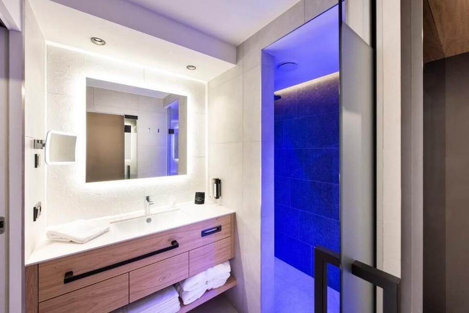 Double Room, Balcony, Mountain View | Bathroom | Bathrobes, slippers