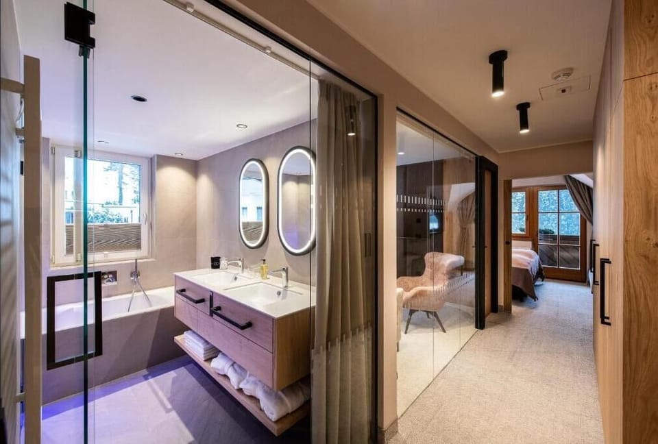 Suite, Balcony, Mountain View | Minibar, in-room safe, cribs/infant beds, free WiFi
