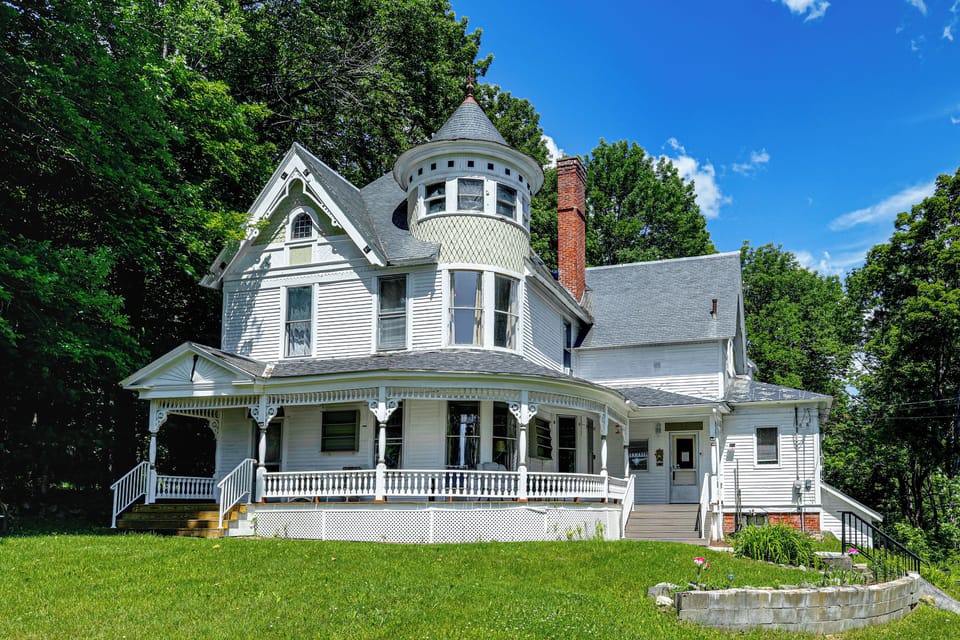 House (4 Bedrooms) | Front of property
