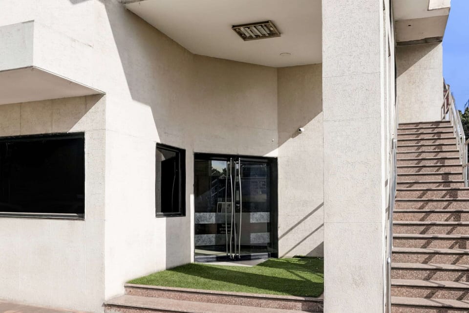 House | Reception