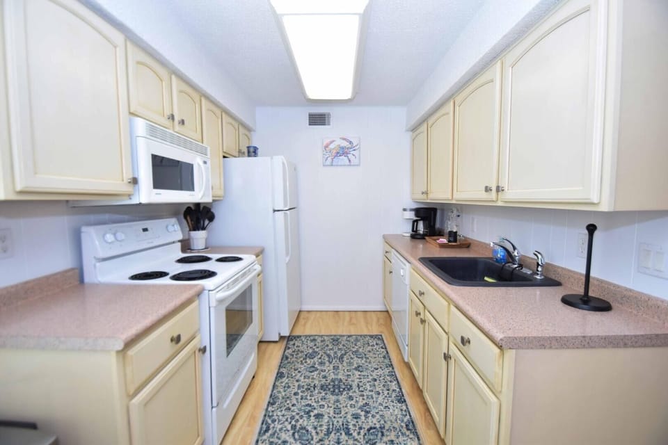 Condo, 2 Bedrooms | Private kitchen | Coffee/tea maker, fridge, toaster