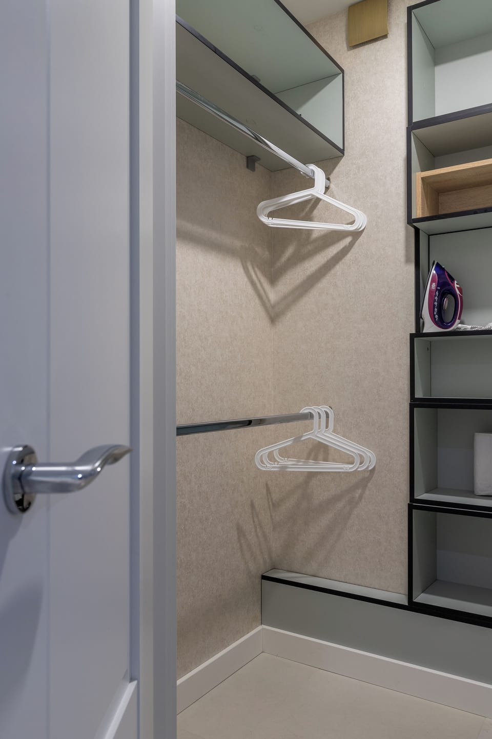 Comfort Apartment, Balcony, River View | Wardrobe