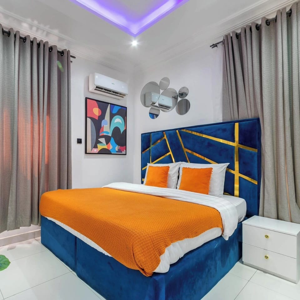 Deluxe Room, Balcony, City View | Desk, laptop workspace, blackout drapes, soundproofing
