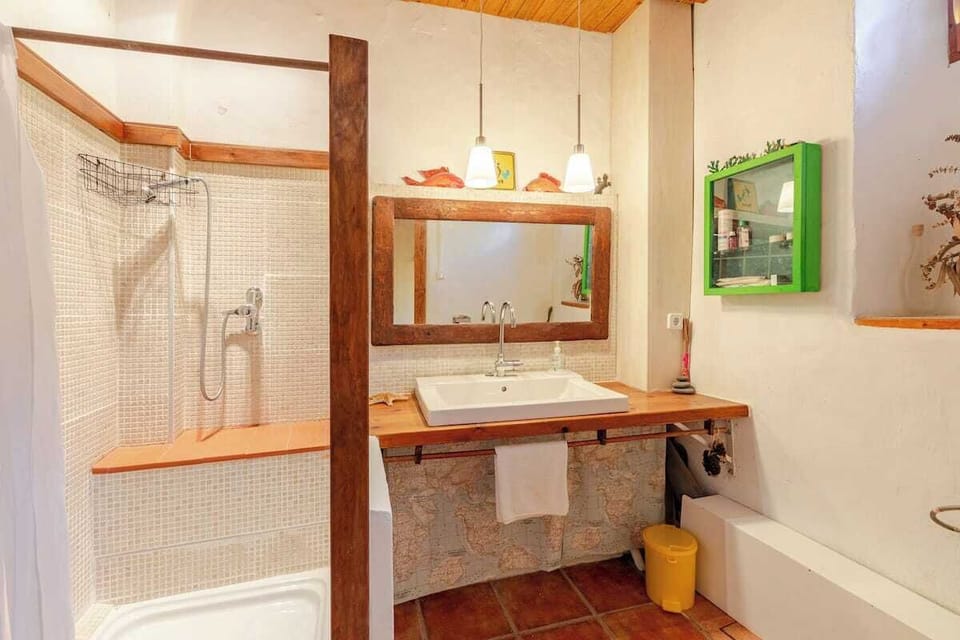 House, 3 Bedrooms, Private Bathroom, Mountain View | Bathroom | Shower, free toiletries, hair dryer, soap