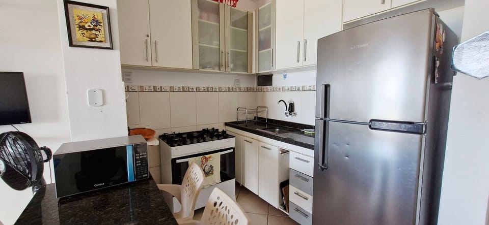Basic Apartment | Private kitchen | Fridge, microwave, oven, cookware/dishes/utensils