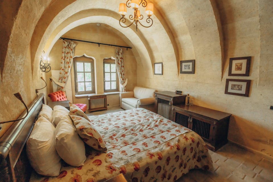 Arkhalla | Minibar, in-room safe, WiFi (free), bed sheets