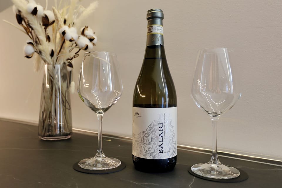 Complimentary vino