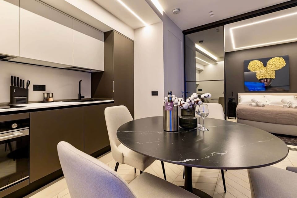 Dining Area and Kitchen Overview
