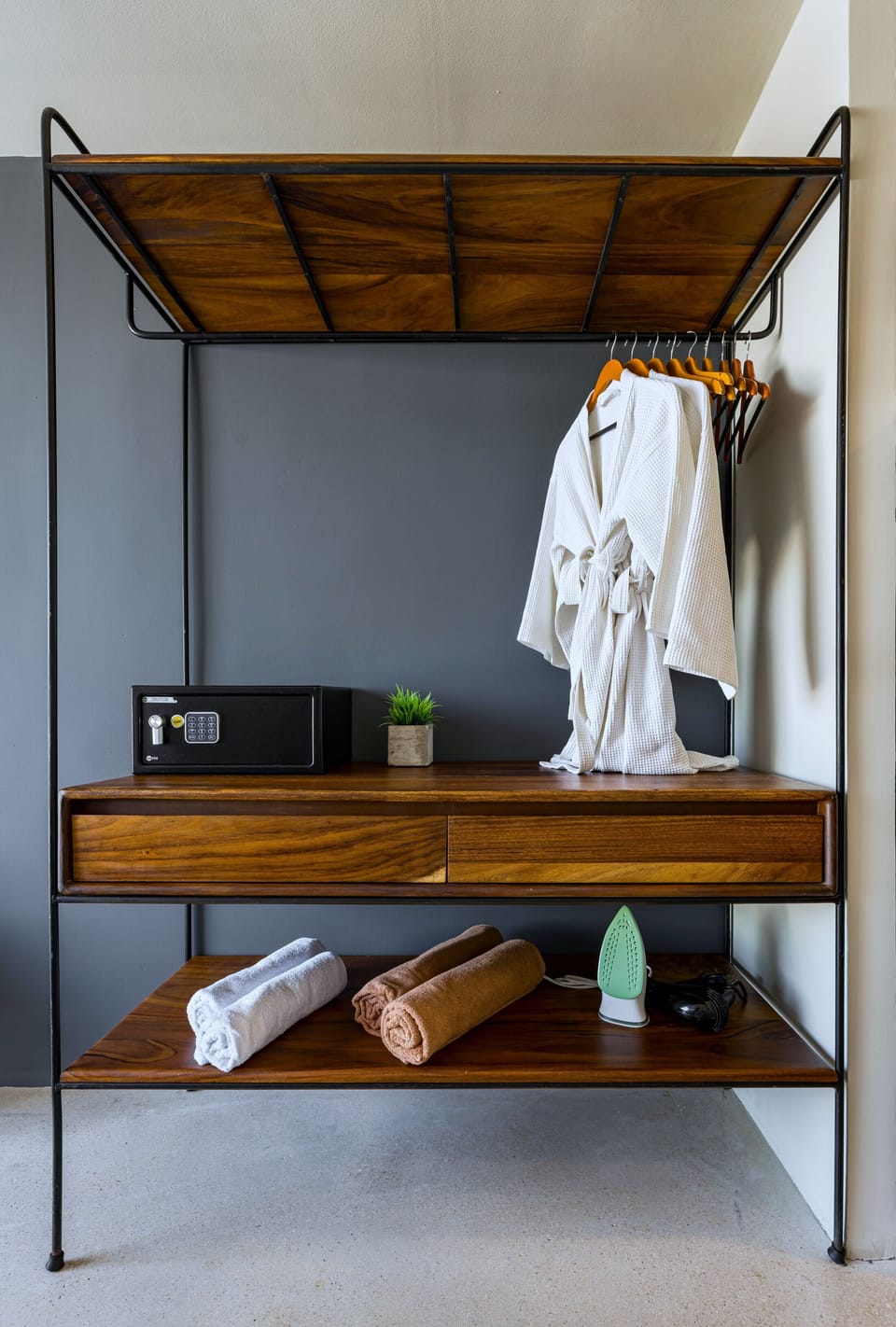 Signature Studio, Balcony, City View | Wardrobe