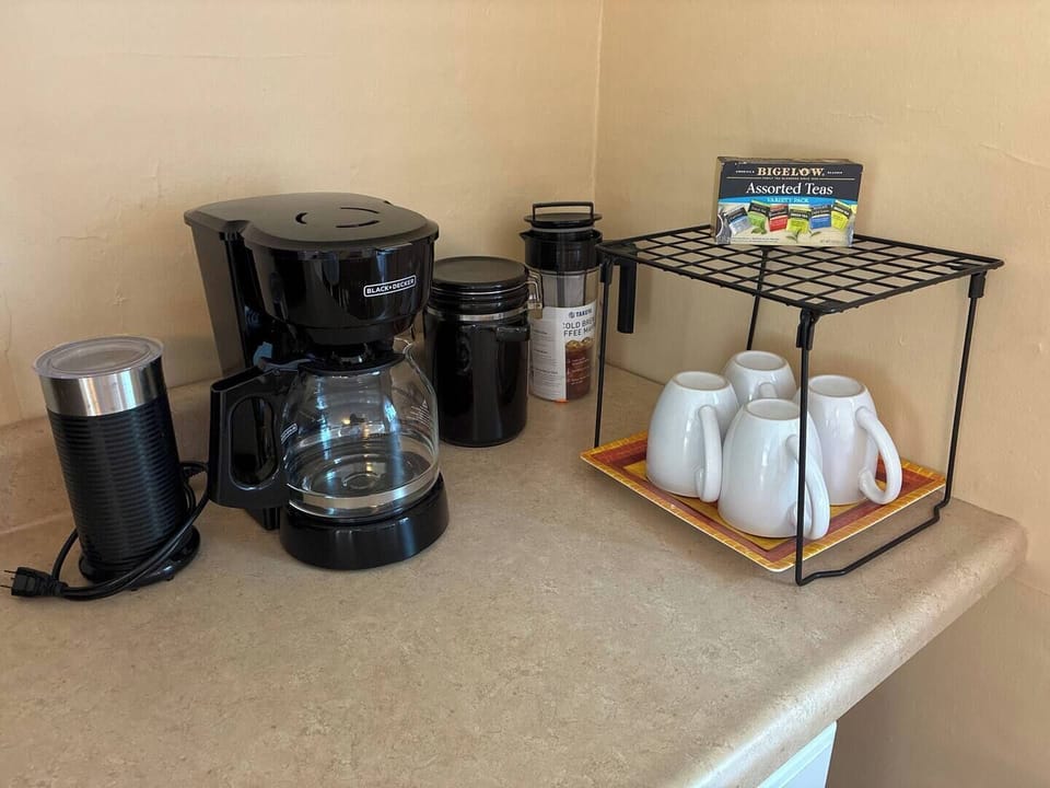 A little drinks corner for coffee, tea, and cold brew. 