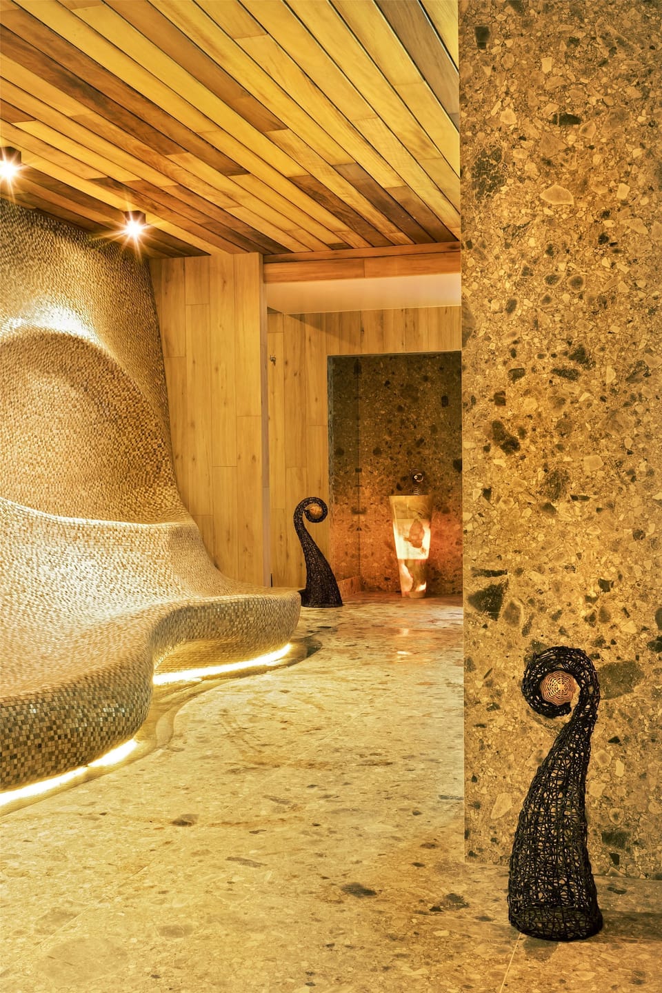 Couples treatment rooms, sauna, hot tub, steam room, Turkish bath