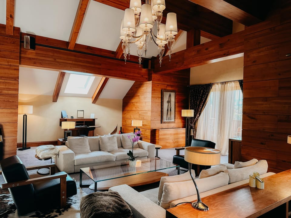 Minibar, in-room safe, desk, laptop workspace