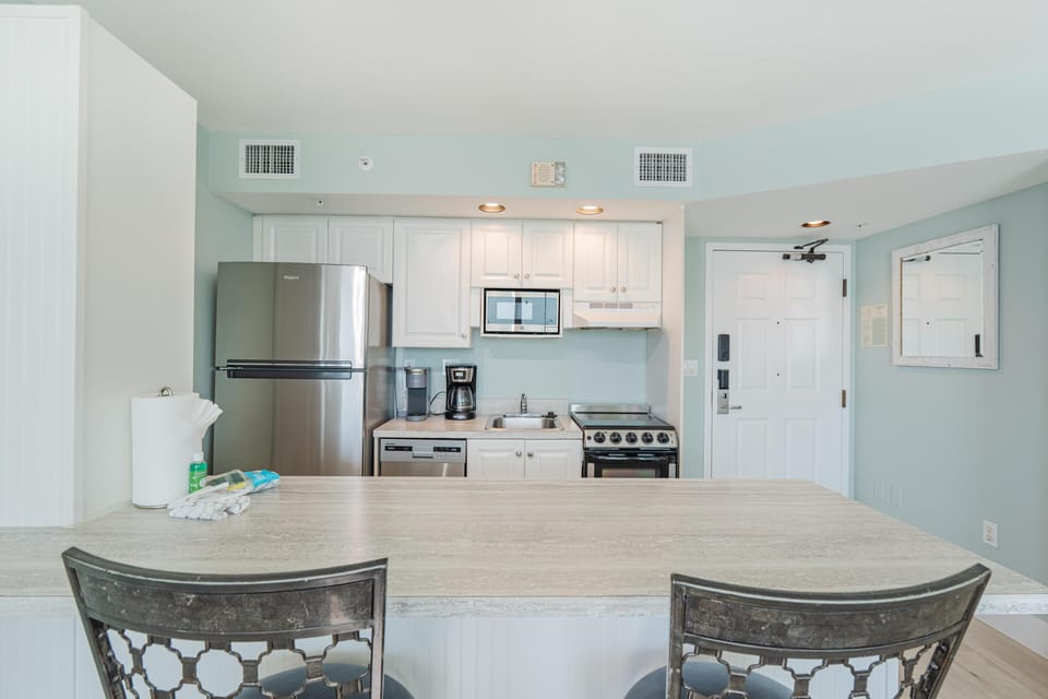 Condo, 1 King Bed with Sofa bed (Lovers Key #1106) | Private kitchen | Oven, toaster