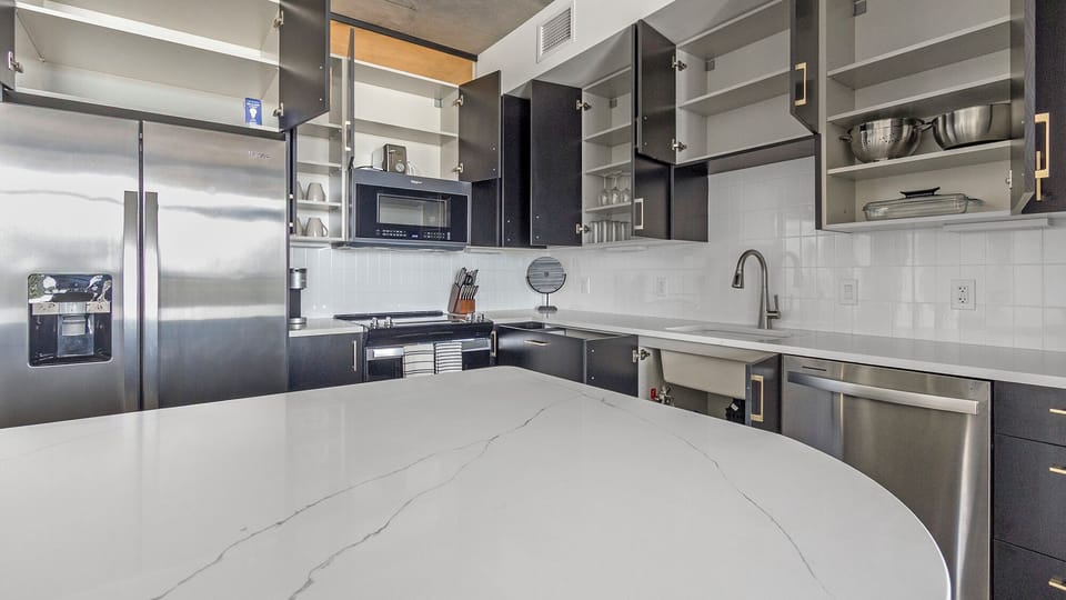 Apartment, 2 Bedrooms | Private kitchen | Full-size fridge, microwave, oven, stovetop