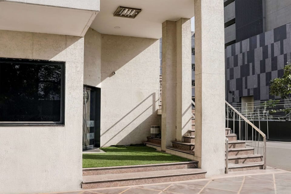 House | Reception