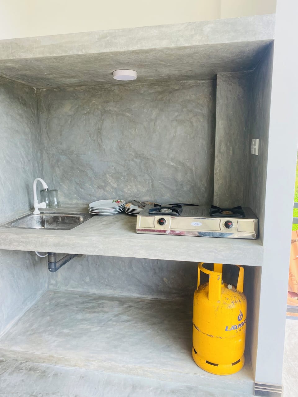Deluxe Double Room, Balcony, Garden View | Private kitchen